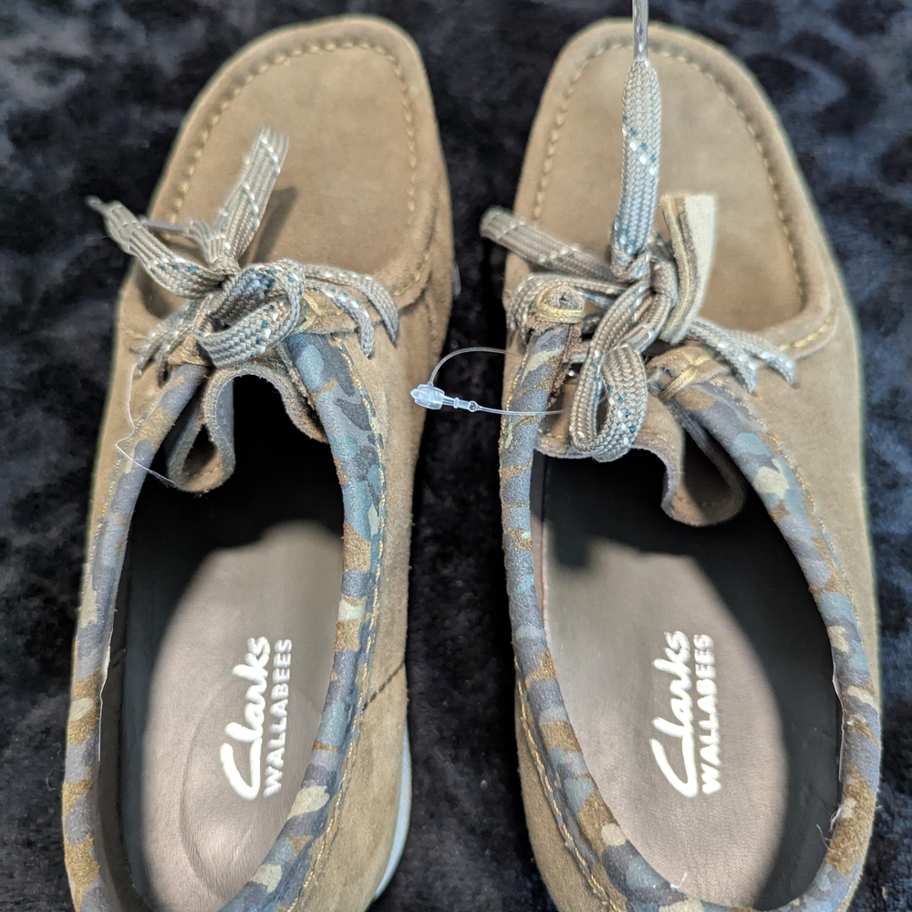 Clarks Wallabees Green w Camo Trim NEW 8.5